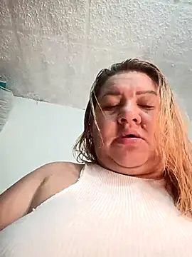 HORNY MATURE25 online show from April 19, 5:45 pm