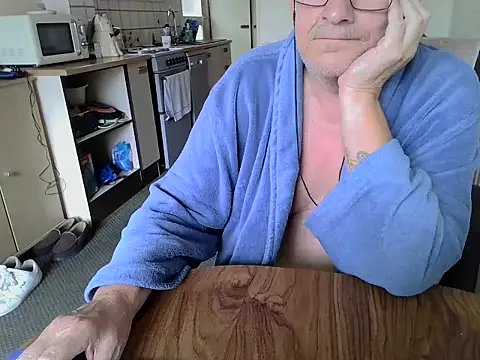 daddyflash online show from September 18, 9:00 am