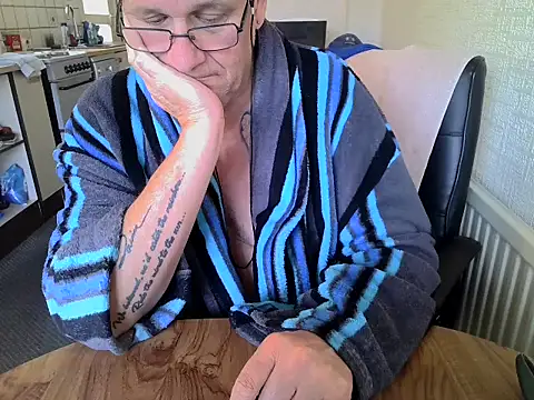 daddyflash online show from November 2, 11:45 am