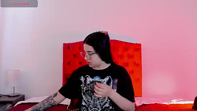 aliice walker  online show from December 21, 1:32 pm