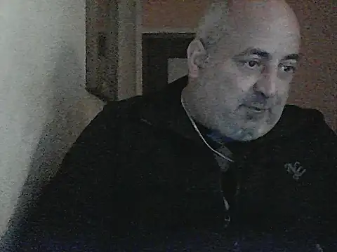 Snapshot of Paolino_8316 chatting on January 10, 12:01 am Paolino 8316 online show from January 10, 12:01 am