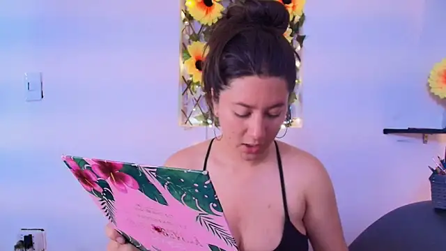 kisstarxxx online show from April 27, 9:24 pm