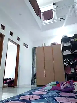 Snapshot of Dwirosebig chatting on October 11, 5:17 am Dwirosebig online show from October 11, 5:17 am