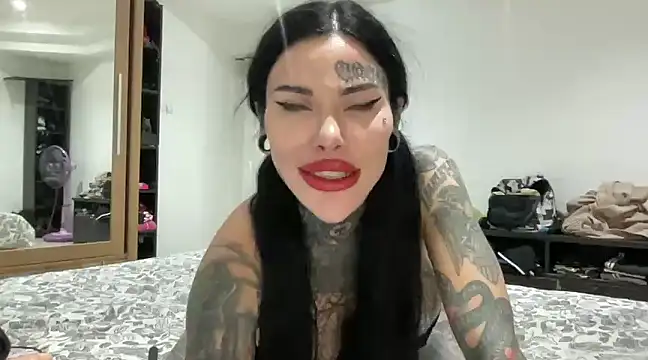 Snapshot of claudiacvc95 chatting on December 6, 11:11 am claudiacvc95 online show from December 6, 11:11 am