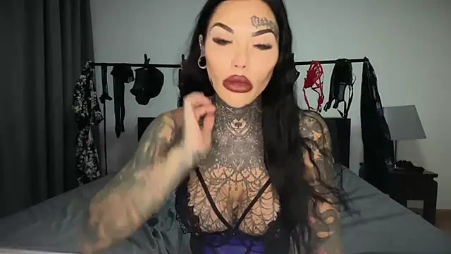 Snapshot of claudiacvc95 chatting on October 16, 8:59 am claudiacvc95 online show from October 16, 8:59 am