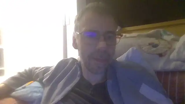 Snapshot of ptitcanard60600 chatting on November 5, 10:32 pm ptitcanard60600 online show from November 5, 10:32 pm