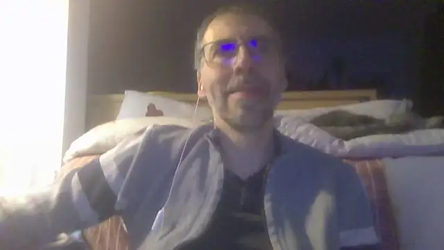 Snapshot of ptitcanard60600 chatting on November 22, 10:20 pm ptitcanard60600 online show from November 22, 10:20 pm