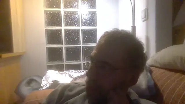 Snapshot of ptitcanard60600 chatting on December 1, 10:37 pm ptitcanard60600 online show from December 1, 10:37 pm