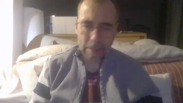 Snapshot of ptitcanard60600 chatting on December 4, 10:51 pm ptitcanard60600 online show from December 4, 10:51 pm