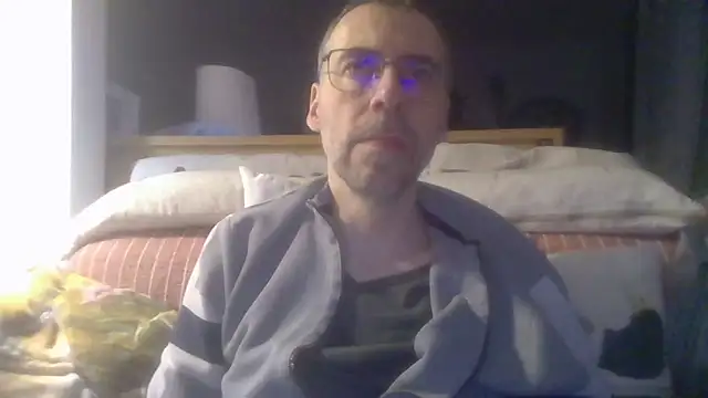 Snapshot of ptitcanard60600 chatting on December 13, 10:26 pm ptitcanard60600 online show from December 13, 10:26 pm