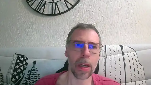 ptitcanard60600 online show from April 20, 9:49 pm