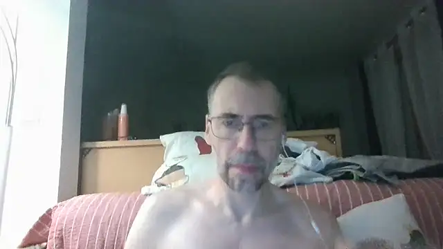 Snapshot of ptitcanard60600 chatting on August 6, 9:49 pm ptitcanard60600 online show from August 6, 9:49 pm