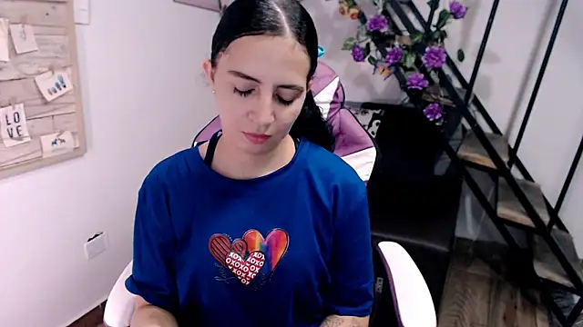 samantha baby  online show from April 1, 7:11 pm