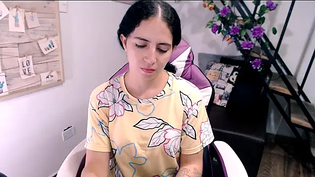 samantha baby  online show from April 18, 6:23 pm