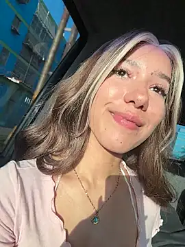 Snapshot of Lovely_Janeth chatting on December 13, 9:09 pm Lovely Janeth online show from December 13, 9:09 pm