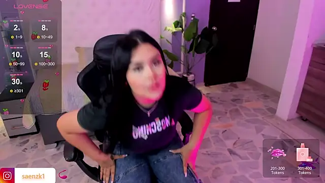 martinasaez online show from March 30, 9:27 pm