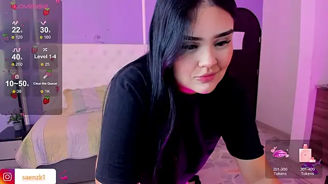Snapshot of martinasaez chatting on April 25, 1:41 pm martinasaez online show from April 25, 1:41 pm