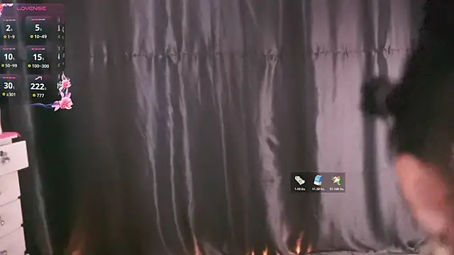 Snapshot of Sisirojas chatting on October 28, 1:53 am Sisirojas online show from October 28, 1:53 am