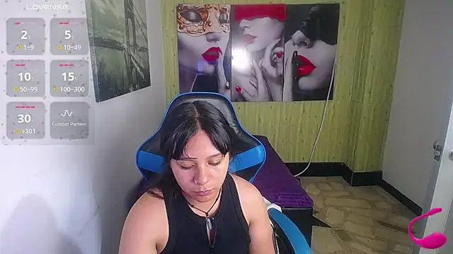 Snapshot of Charis_21 chatting on October 3, 2:08 am Charis 21 online show from October 3, 2:08 am