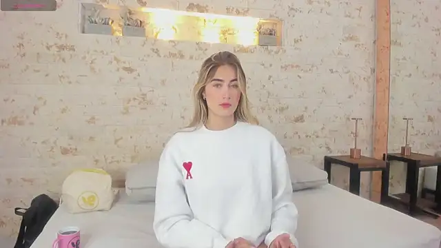 maryy campbell  online show from April 7, 11:43 am