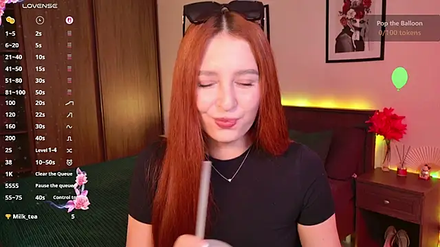 EleanorePeach online show from July 8, 11:15 am