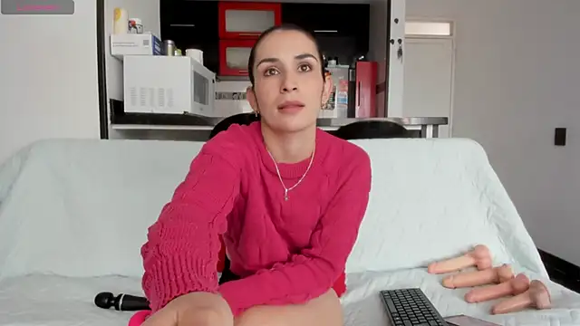 Snapshot of Layla_Sia chatting on June 10, 3:44 pm Layla Sia online show from June 10, 3:44 pm