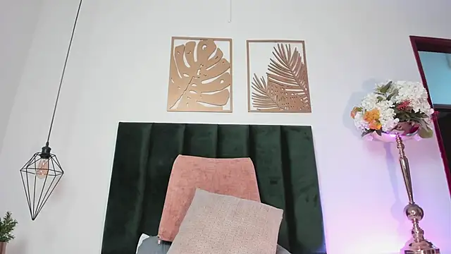 NoraDasilva online show from February 4, 12:29 am