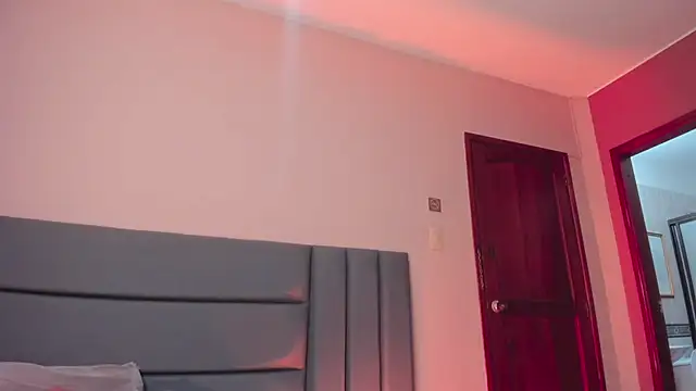 NoraDasilva online show from February 22, 11:46 pm