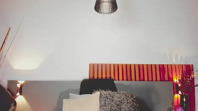 NoraDasilva online show from February 25, 11:55 pm