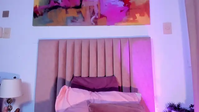 NoraDasilva online show from March 18, 10:58 pm