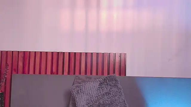 NoraDasilva online show from December 2, 1:39 pm