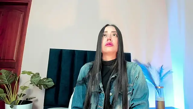 NoraDasilva online show from January 10, 11:53 pm