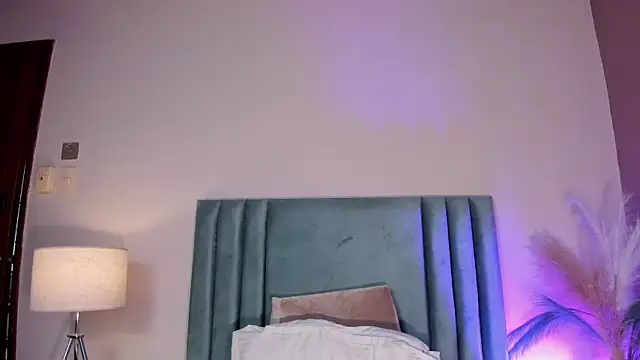 NoraDasilva online show from April 10, 12:38 am