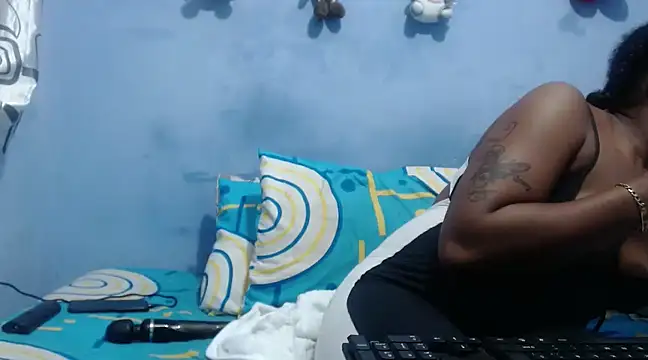 Snapshot of ebony_cristal1 chatting on January 28, 4:29 am ebony cristal1 online show from January 28, 4:29 am