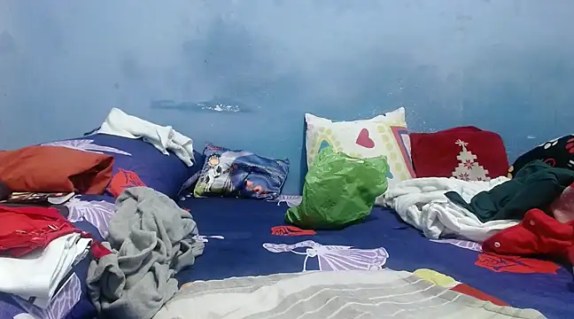 Snapshot of ebony_cristal1 chatting on February 12, 12:05 am ebony cristal1 online show from February 12, 12:05 am