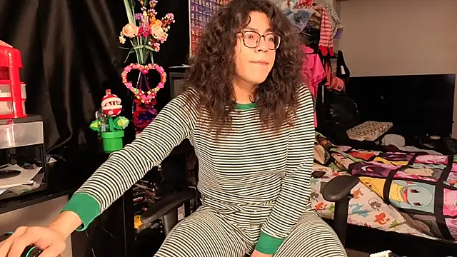 ShinyCherub online show from February 28, 5:15 am