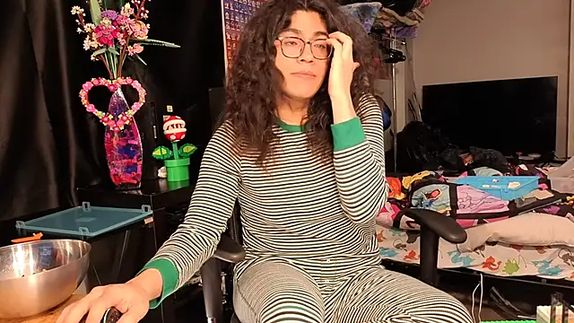 ShinyCherub online show from March 6, 10:36 pm