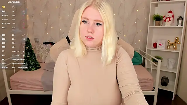 Snapshot of art_lovee chatting on December 23, 4:33 am art lovee online show from December 23, 4:33 am