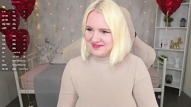 Snapshot of art_lovee chatting on February 16, 1:25 am art lovee online show from February 16, 1:25 am