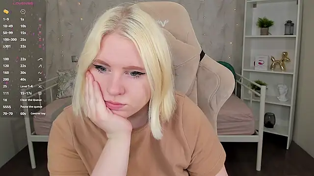 Snapshot of art_lovee chatting on February 25, 8:36 am art lovee online show from February 25, 8:36 am