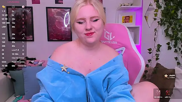 Snapshot of art_lovee chatting on September 15, 1:16 am art lovee online show from September 15, 1:16 am