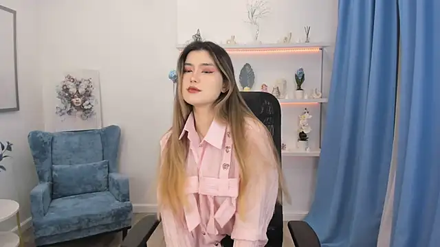 Snapshot of AnneTLi chatting on October 15, 3:17 am AnneTLi online show from October 15, 3:17 am