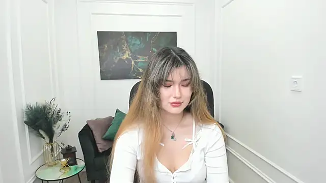 AnneTLi online show from April 21, 3:46 am