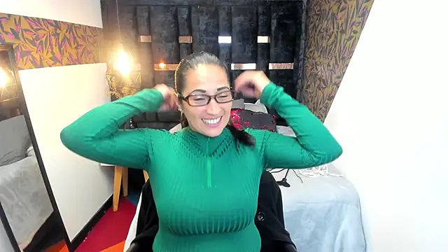Snapshot of KatteMilf chatting on April 17, 7:28 pm KatteMilf online show from April 17, 7:28 pm