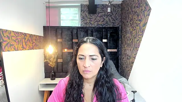 Snapshot of KatteMilf chatting on April 18, 7:29 pm KatteMilf online show from April 18, 7:29 pm