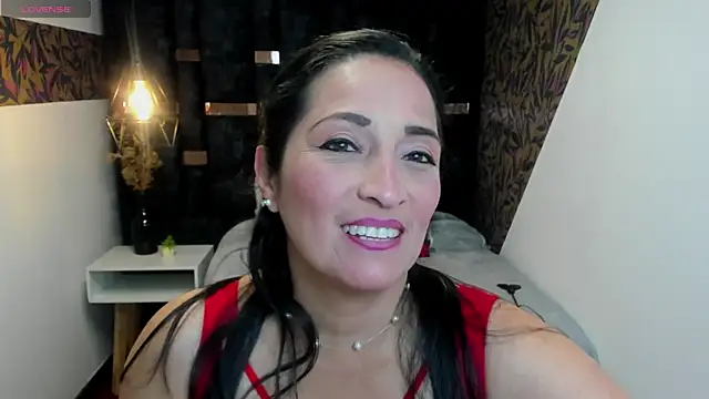 Snapshot of KatteMilf chatting on May 5, 7:44 pm KatteMilf online show from May 5, 7:44 pm