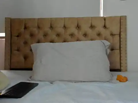 KeryHillson online show from September 15, 12:05 pm