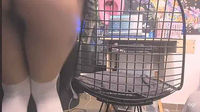 MYFAVOURITESTRAGER online show from January 3, 6:01 am