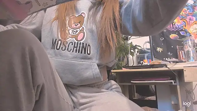 MYFAVOURITESTRAGER online show from February 21, 3:56 am