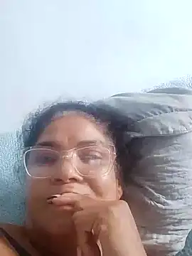 Delicy1 online show from January 24, 8:11 pm